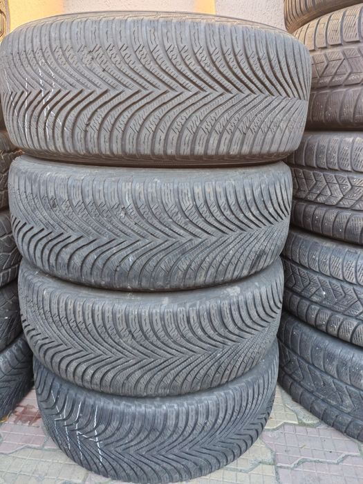 225 55 17,6buc Michelin5mm,și 4Firestone 7mm