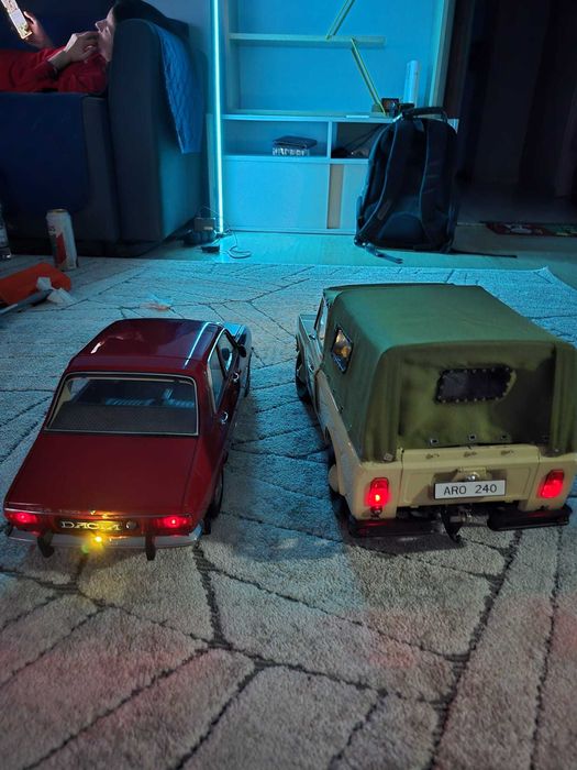 Machete Auto Colectionari Aro 240 + Dacia 1300 metal scara 1.8