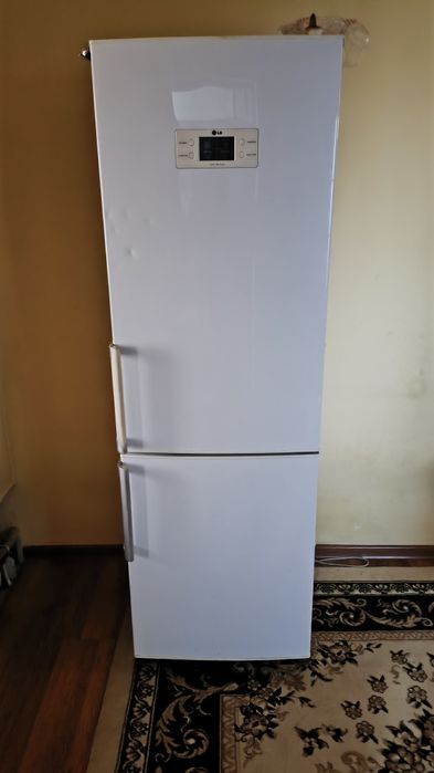 Холодильник LG..