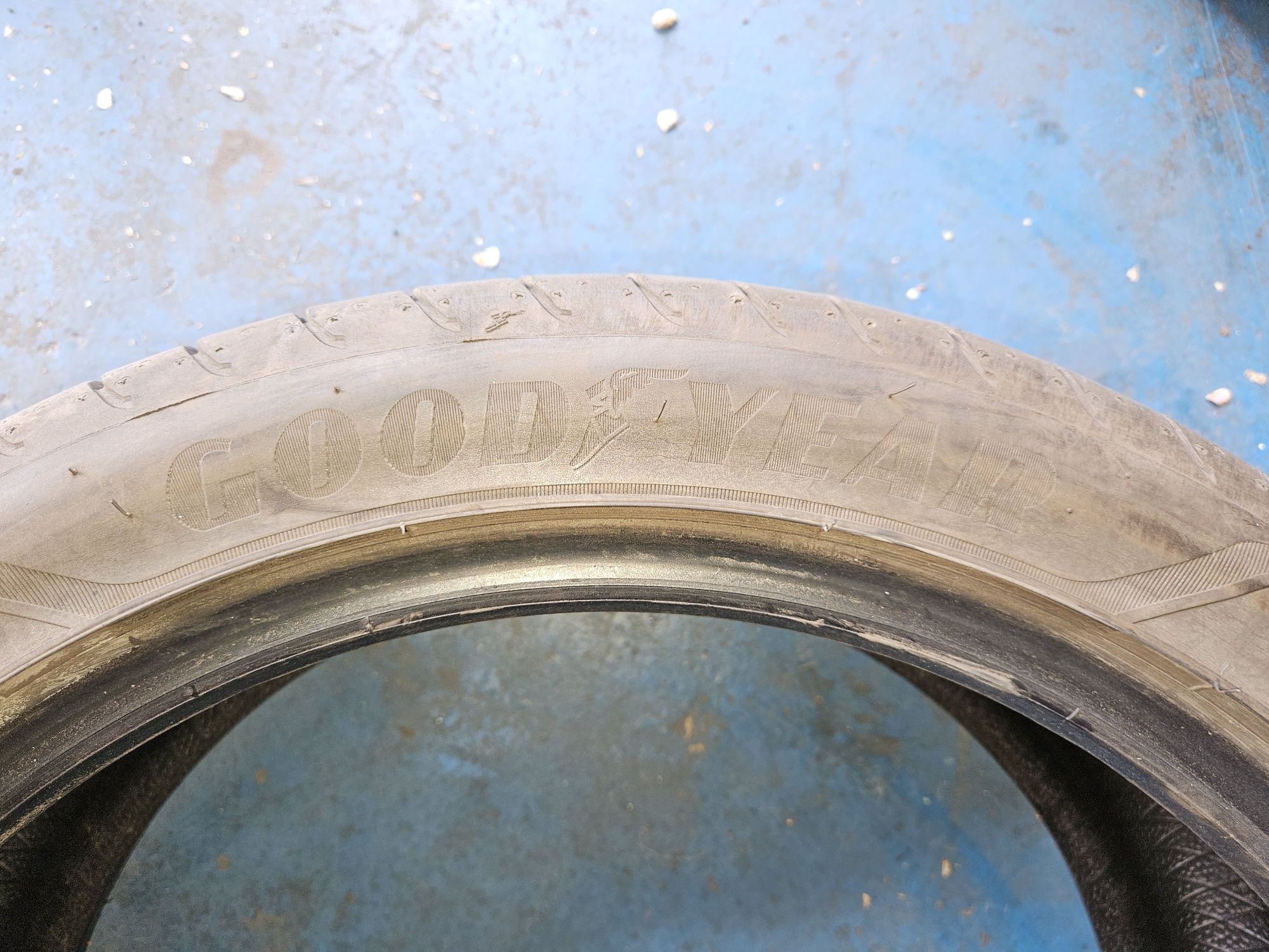 215/45r18 Goodyear