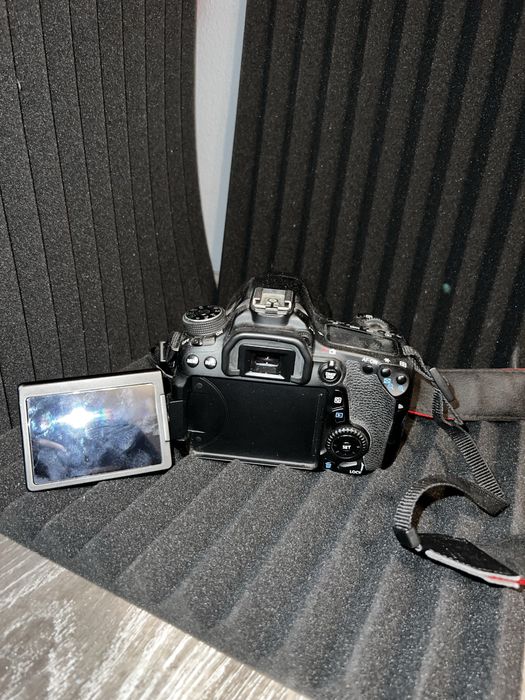 Canon 70D + Obiectiv Canon 50mm – set perfect pentru foto & video!