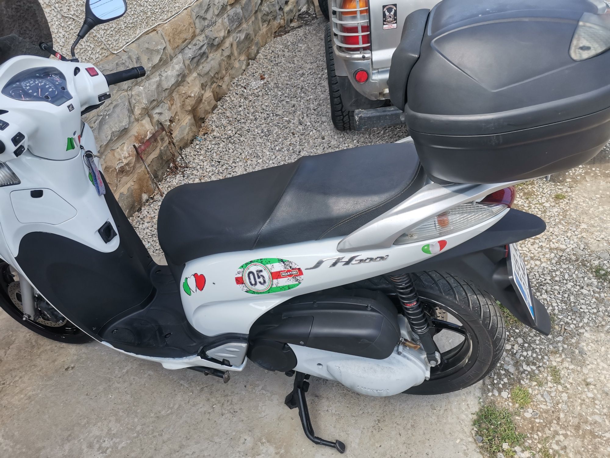 Хонда SH 300 ABS