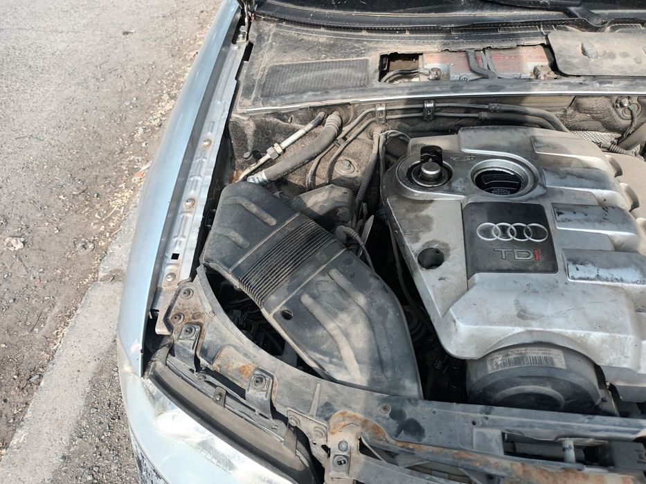 Dezmembrari  Audi A4 B6 (8E)  2000  > 2004 1.9 TDI Motorina