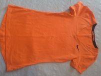 Продавам оригинални тениски Nike Pro Nike Fit размер s. m .и 137.147