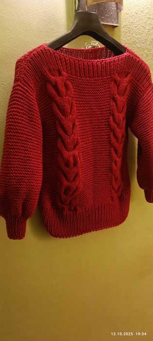 Пуловери ръчно плетиво  60лв/бр.