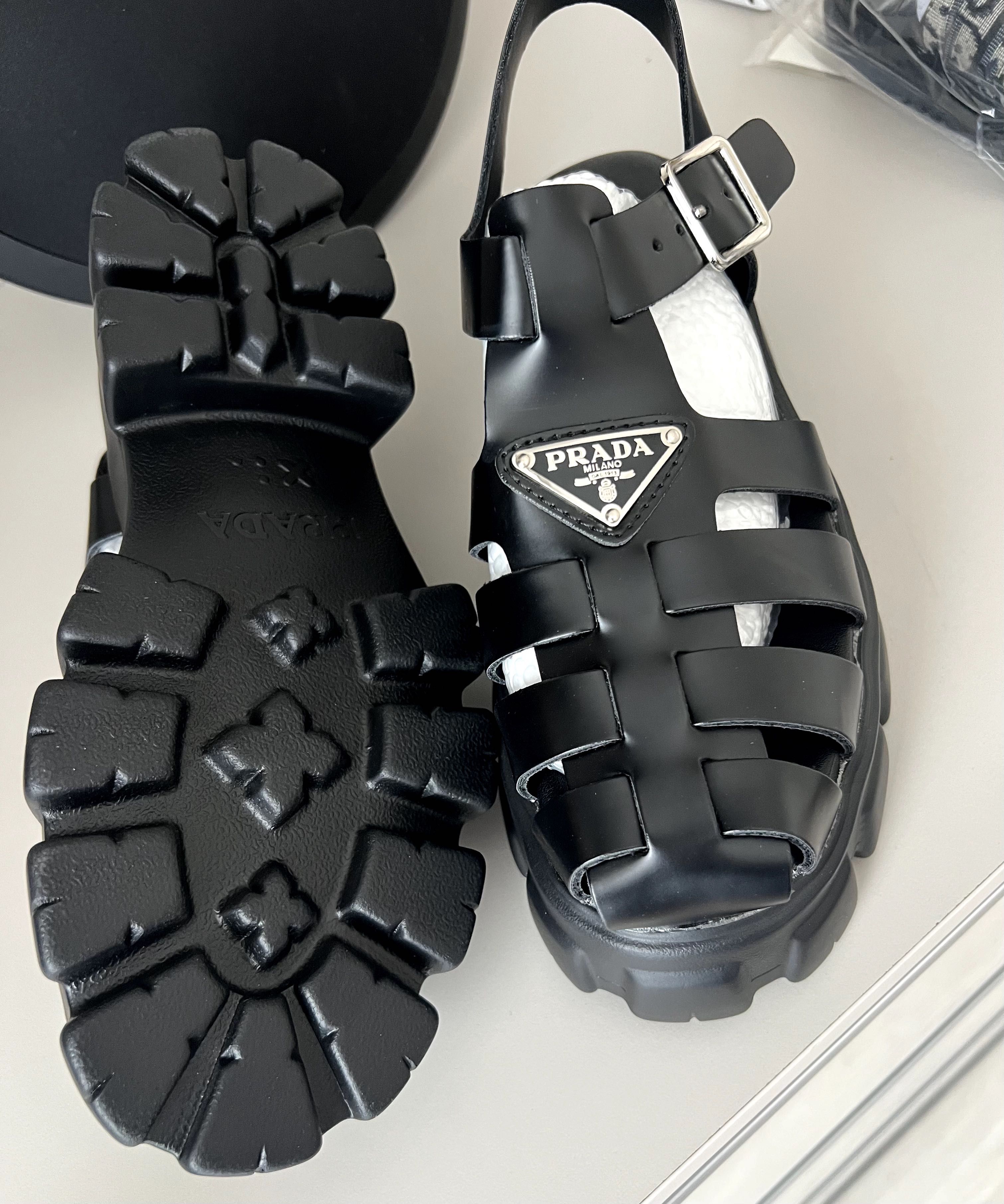 Дамски сандали Prada.Налични 37 38 39 номер