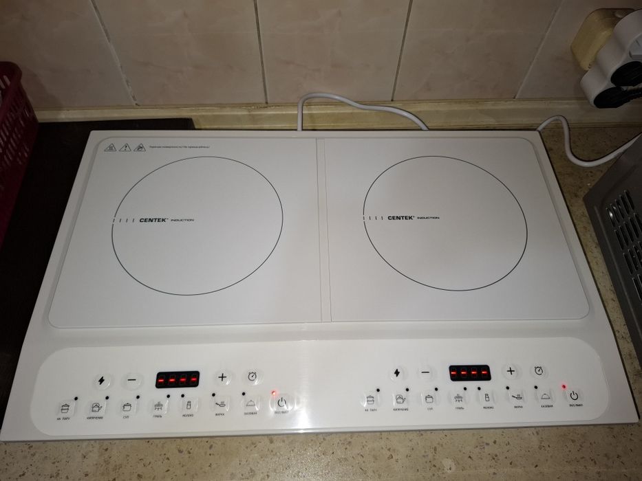 Настольная двухкомфорочная индукционная плита
