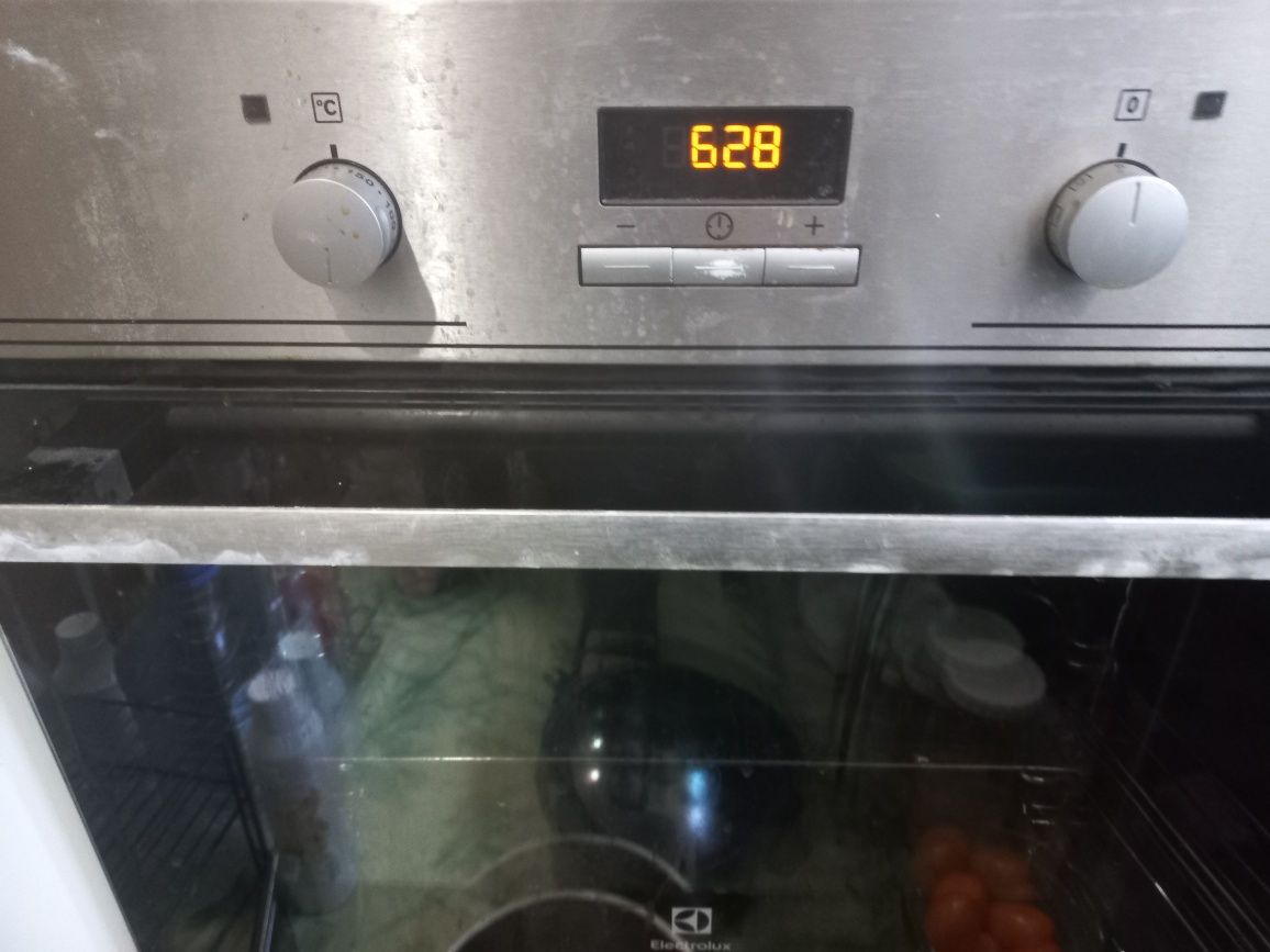 Продам встраиваемый духовой шкаф.Электролюкс.