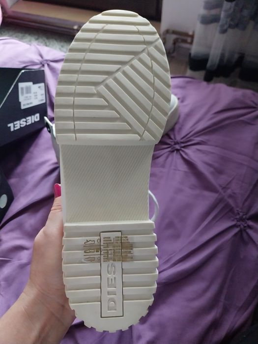 Tenesi piele Diesel marimea 38,5