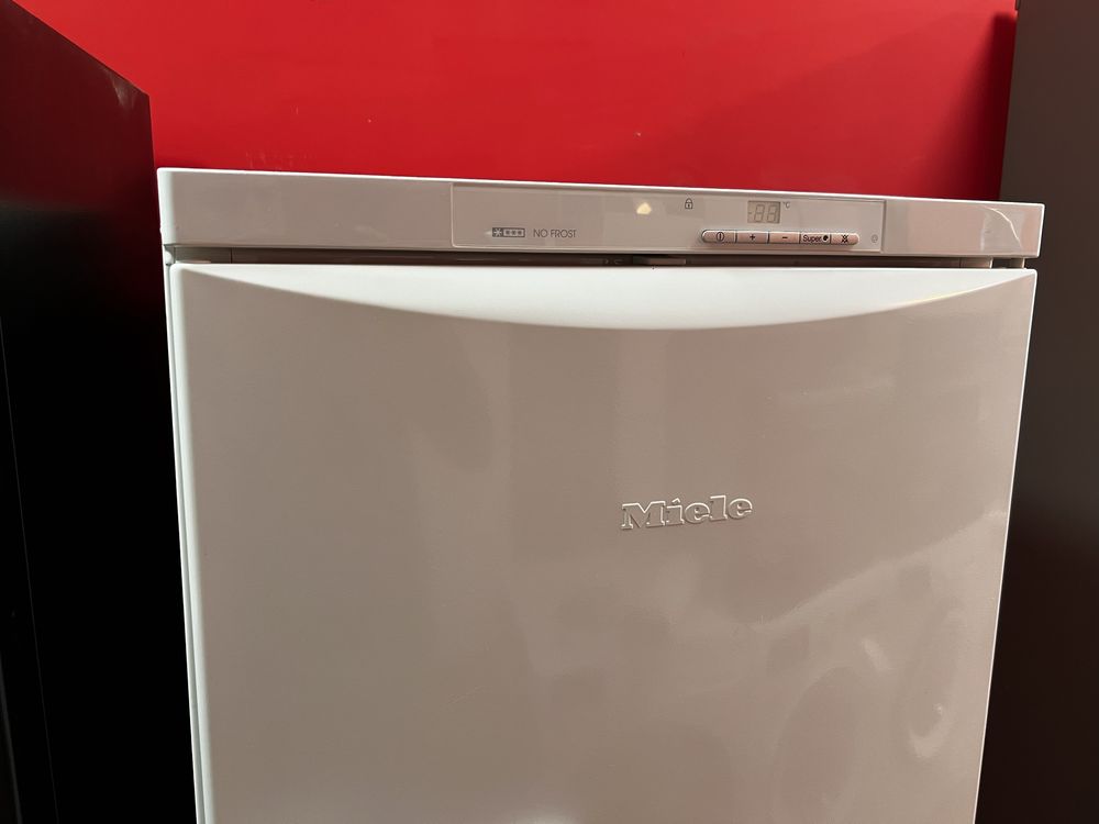 Фризер Miele 70см широчина