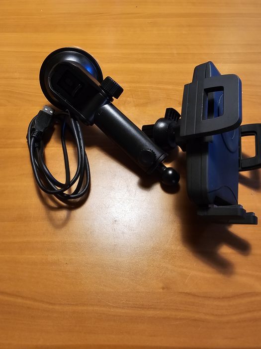 Suport auto cu încărcare wireless 10w grila ventilație sau parbriz