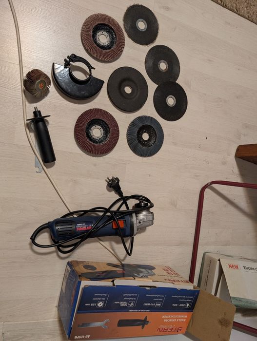 Polizor unghiular 810W