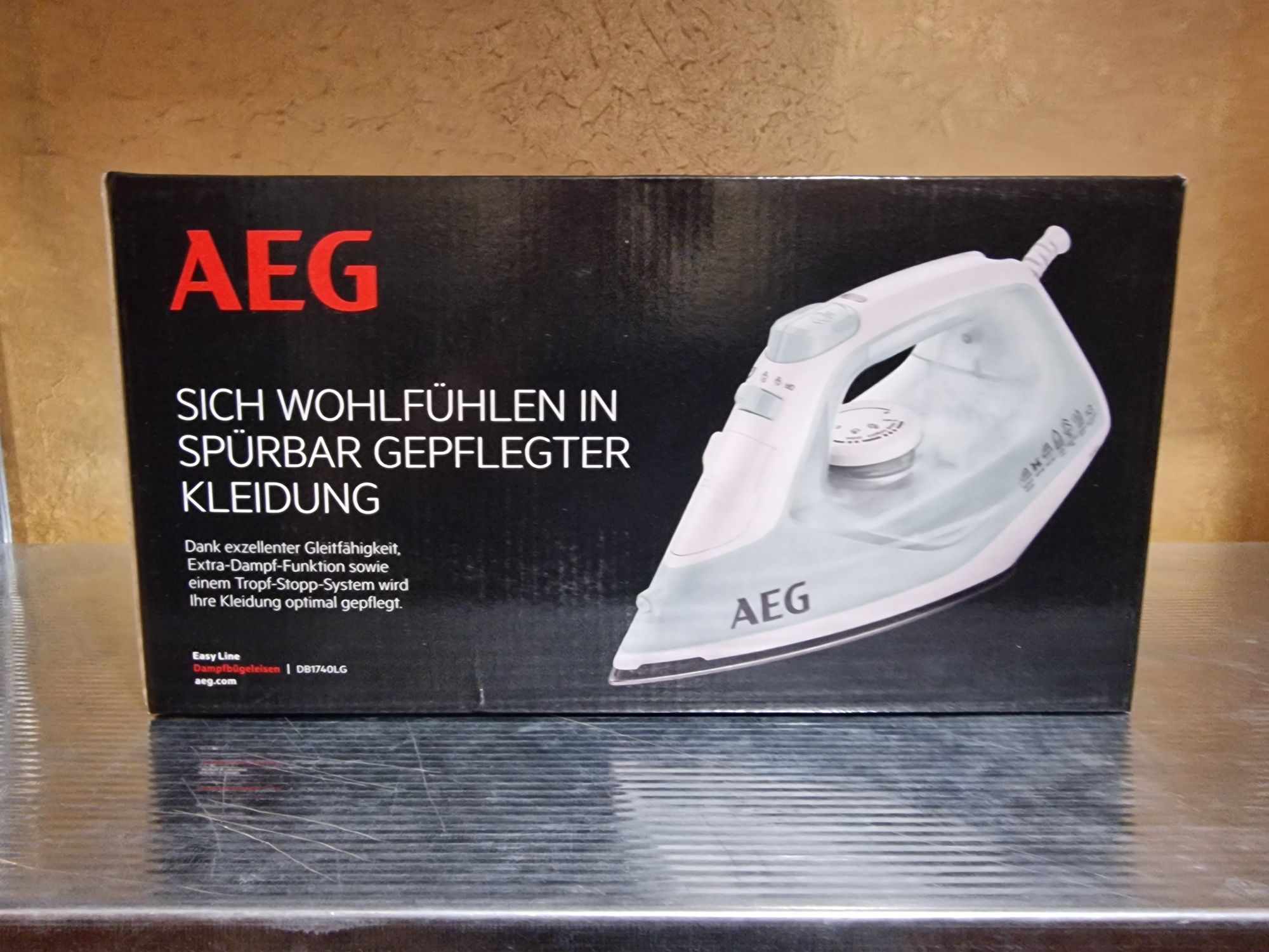 НОВА!!! Ютия AEG EasyLine DB 1740, 2400 W, SoftGlideTM