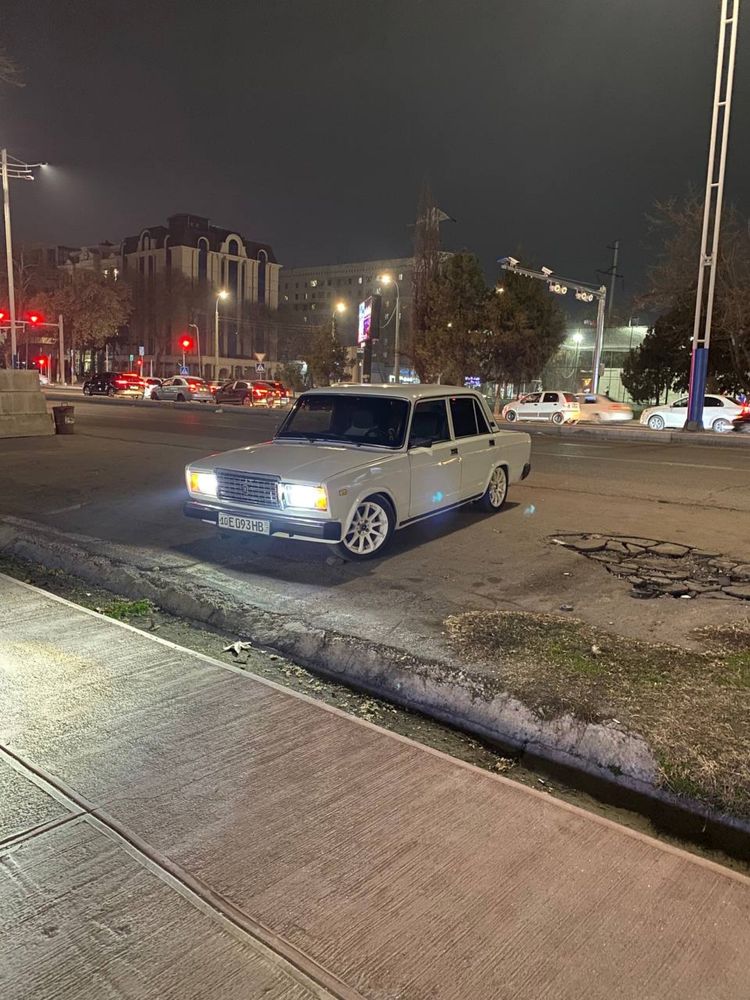 Vaz 2107 srochna sotiladi