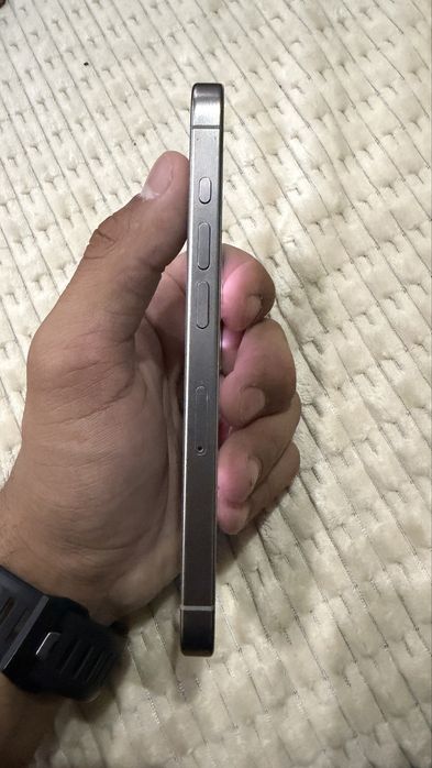 Iphone 15 pro Natural Titanium