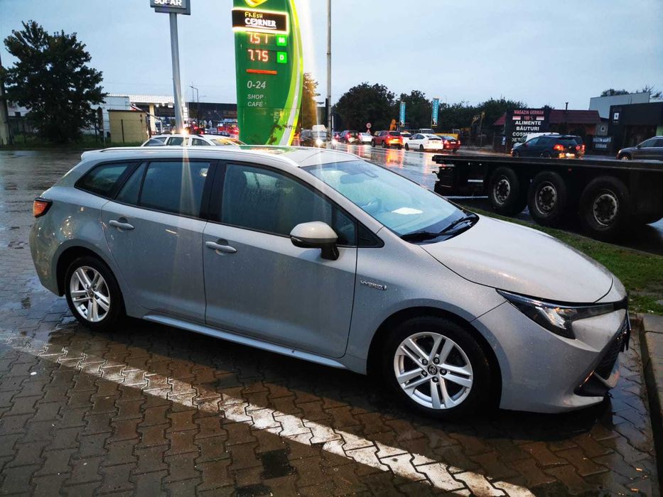 Toyota Corolla 1.8 Hybrid break 2020 automata benzina TVA DEDUCTIBIL