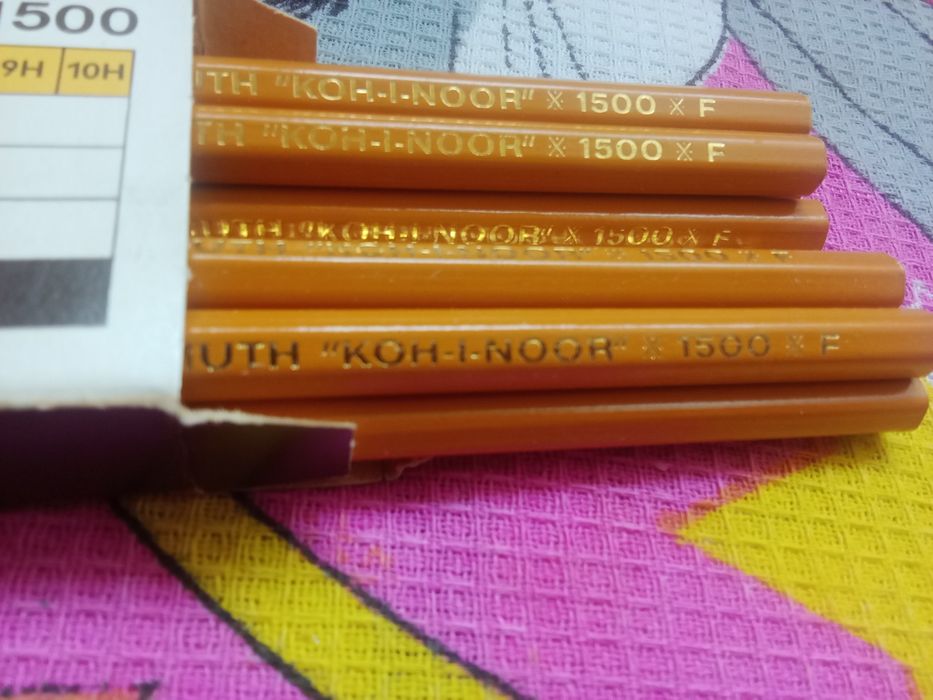 Карандаши цветные , простые , канцтовары СССР Чехословакия НОВЫЕ