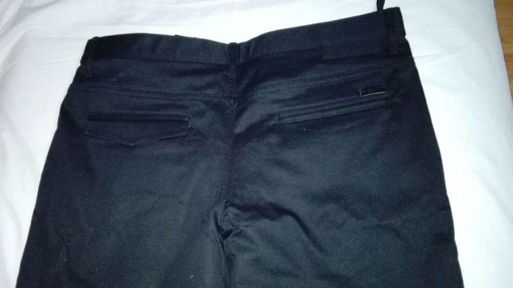 Pantaloni Zara noi cu eticheta ,masura 40,