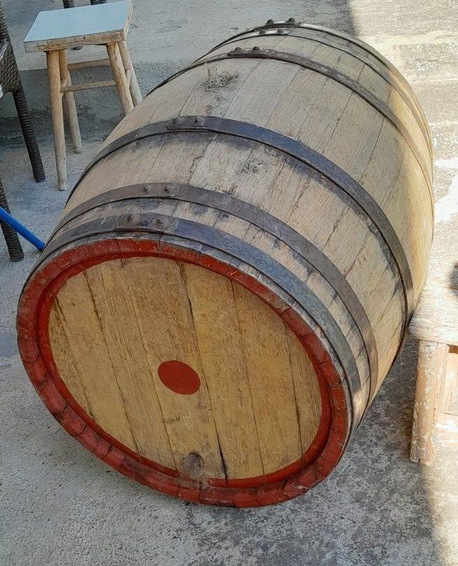 Продавам запазено дъбово буре 150 л.