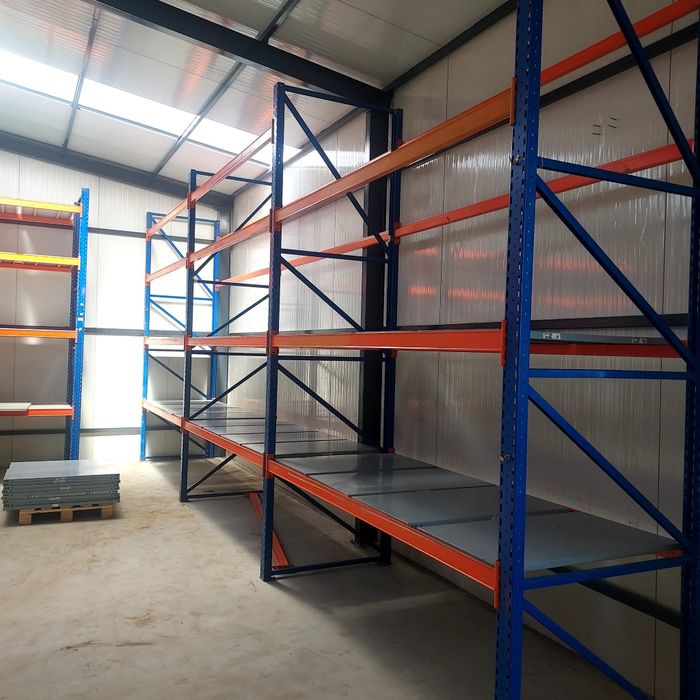 Rafturi metalice reglabile 
Depozitare manuala
Depozit paleti