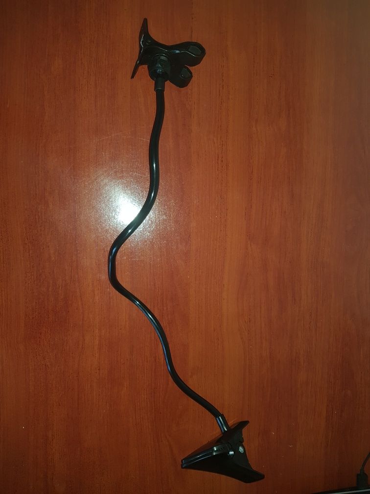 Vand stand pentru telefon