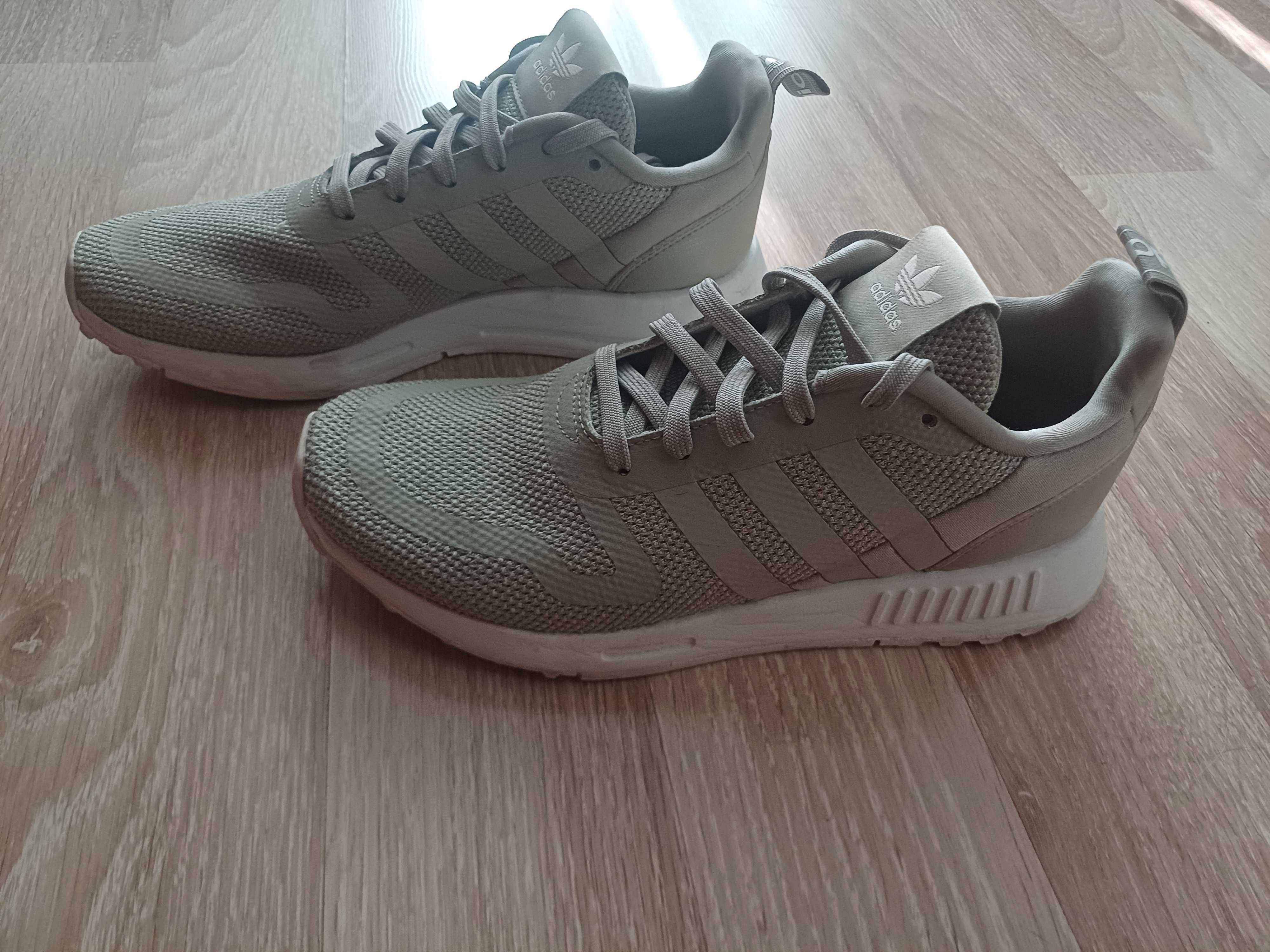 Оригинални маратонки adidas