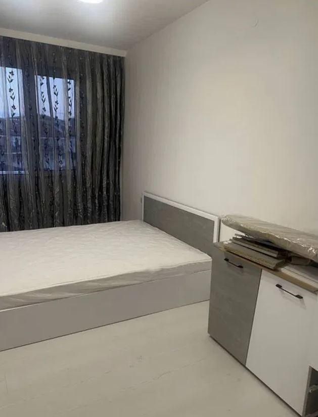 Тристаен апартамент под наем в Център