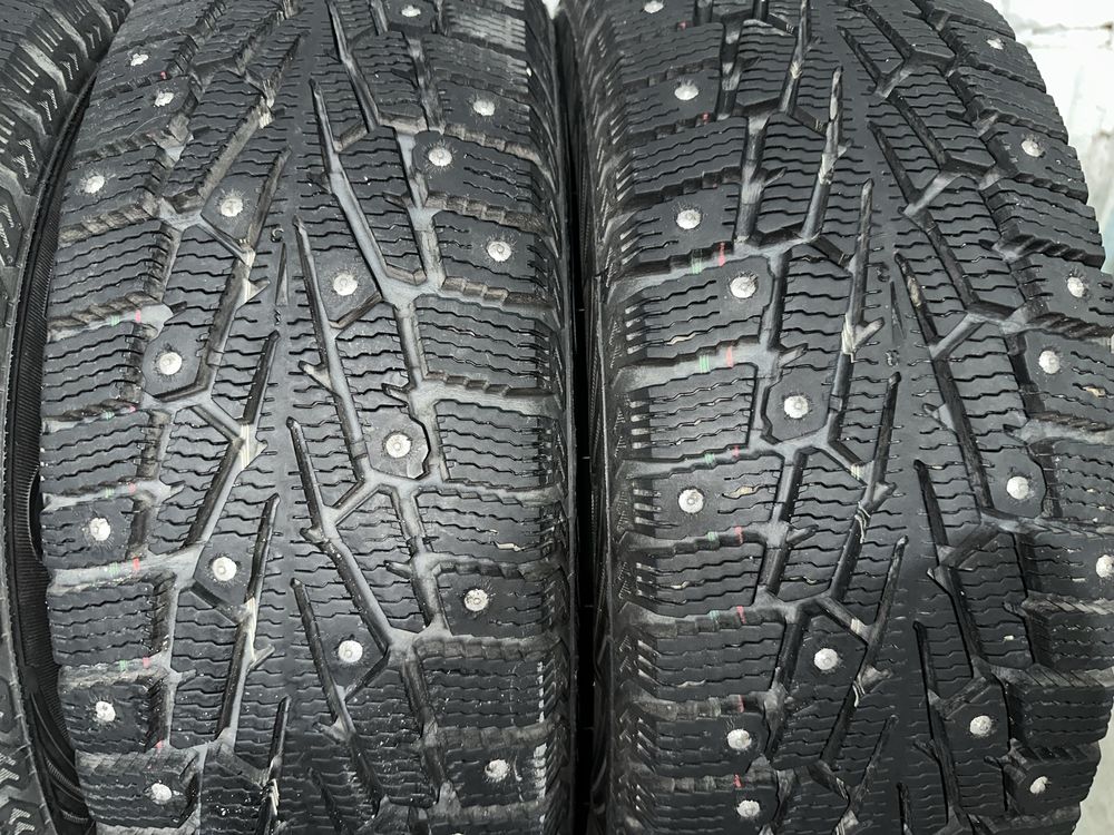 Продам зимние шины 185/60 R14.