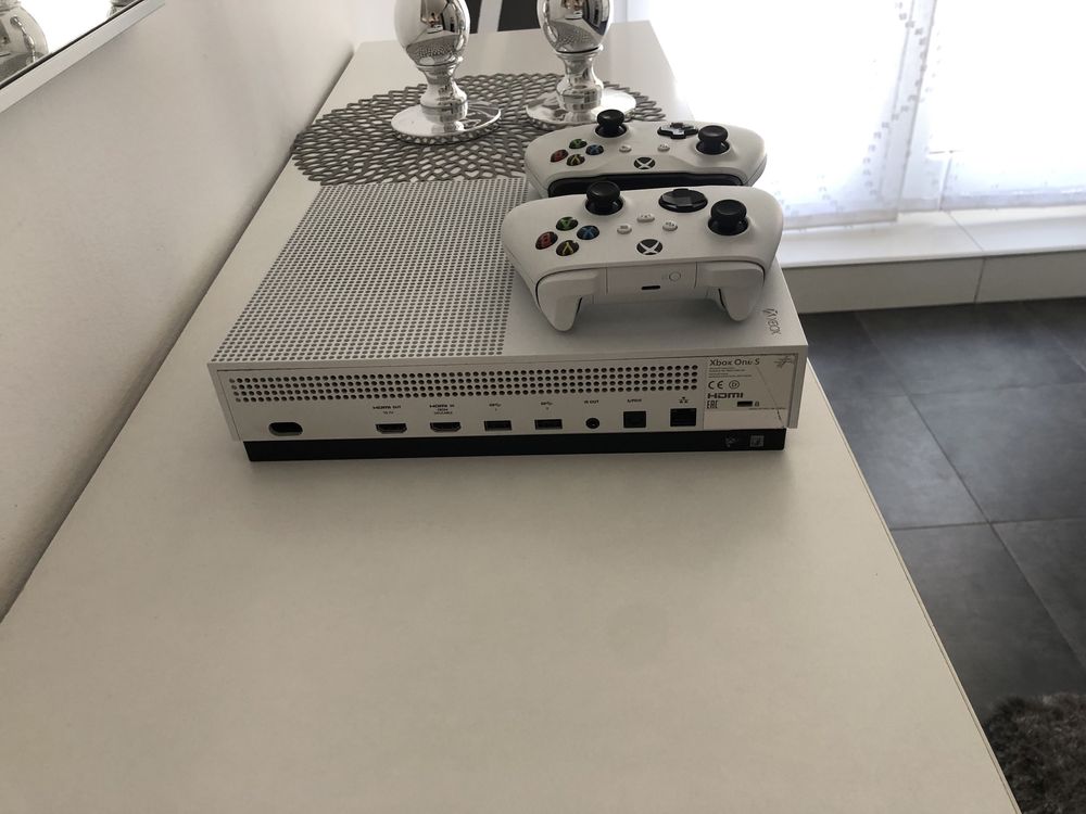 Vand Xbox one s 1T 2 manete