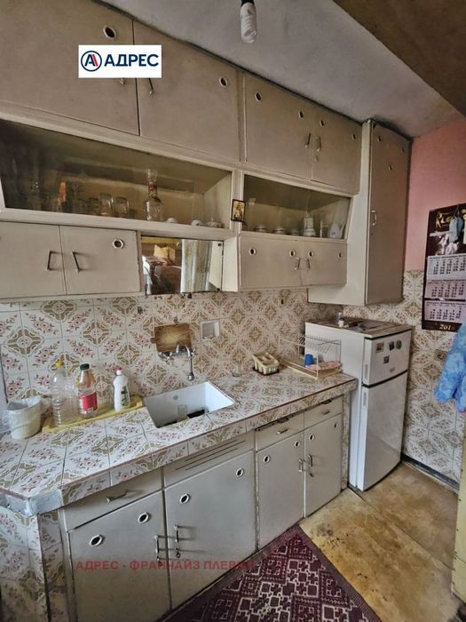 Етаж от къща в Плевен-Сторгозия площ 80 цена 140000