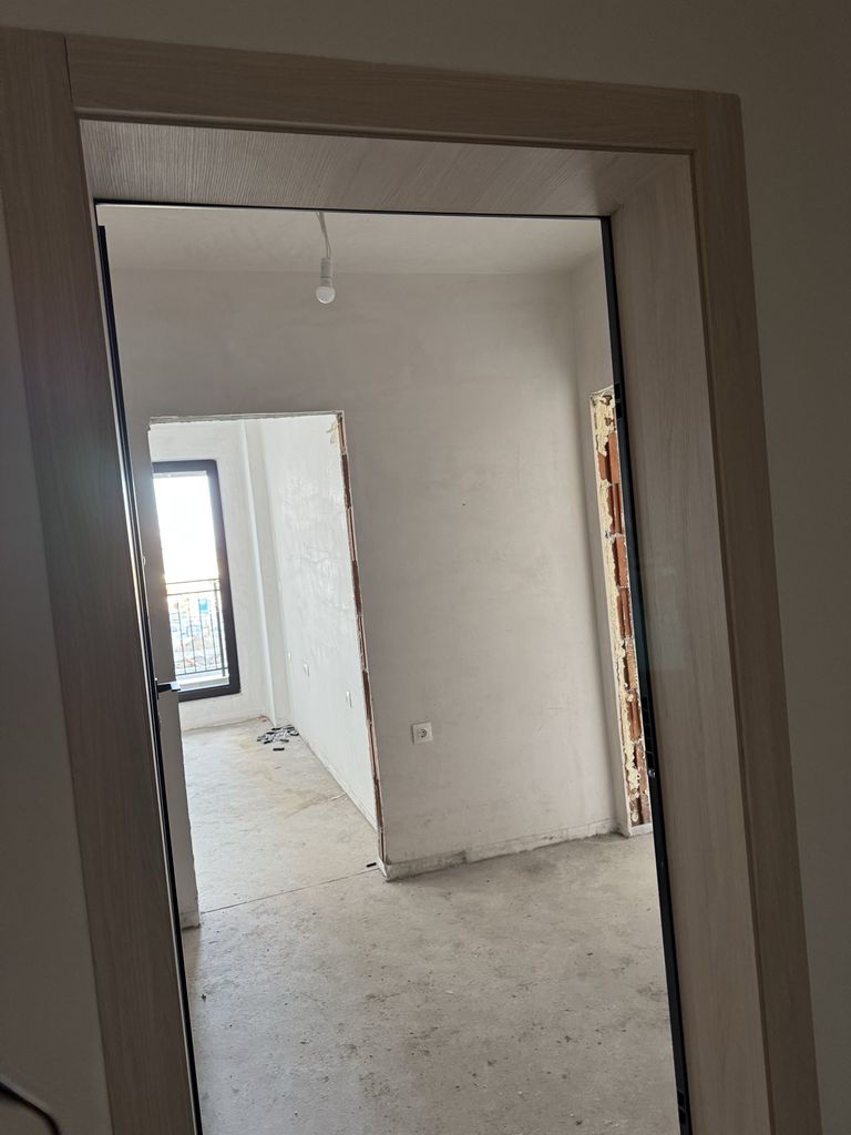 Продава се Двустаен апартамент в Пловдив, Остромила - 65 кв.м за 1339 €/кв.м - Снимка #2
