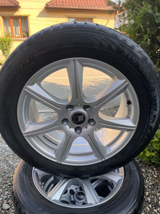 Jante+Cauciucuri Dacia Duster / Qashqai 5x114.3 215/60/17