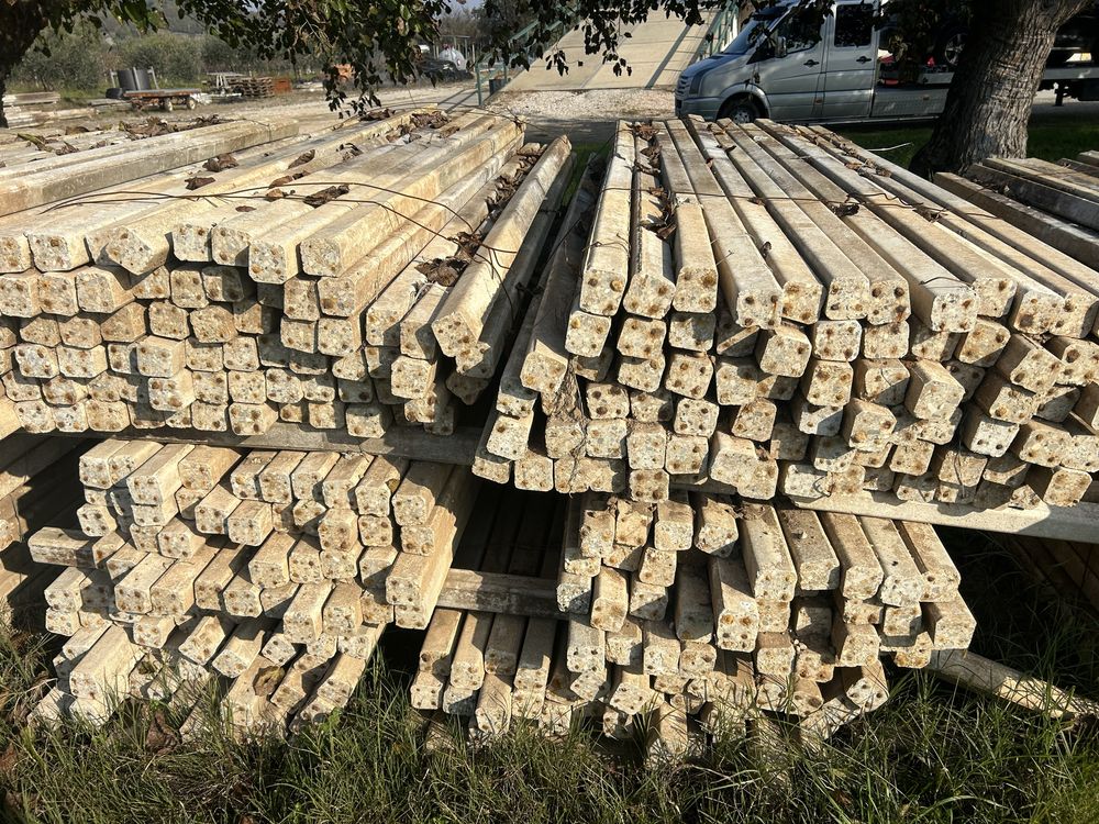 STALPI DIN BETON cu 4 fire de fier