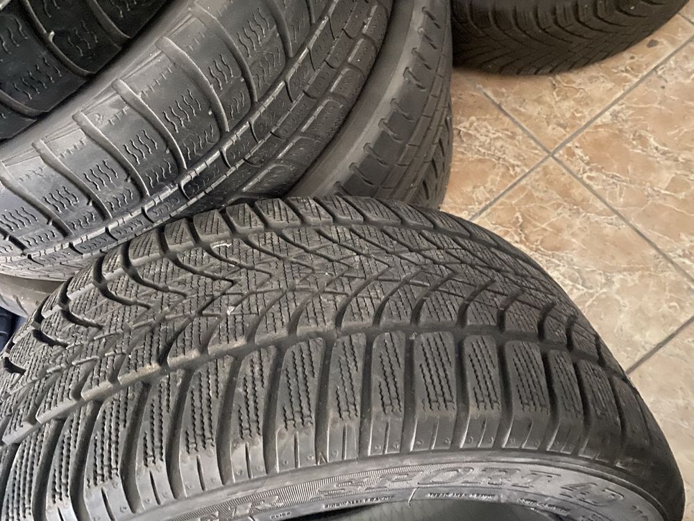 Шины Dunlop 245/45/17, 4шт