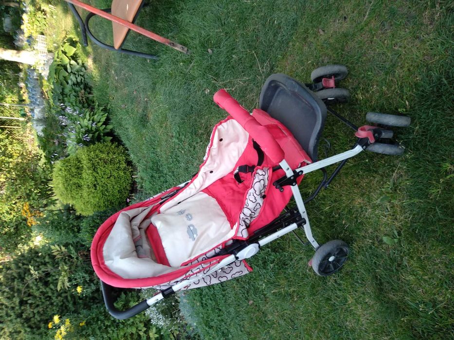 Продам детскую прогулочную коляску.