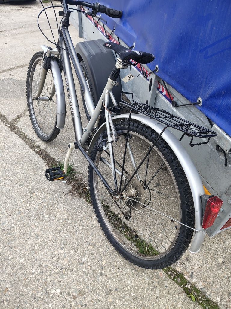 Bicicleta Trekking dama roti 26 cauciucuri noi.