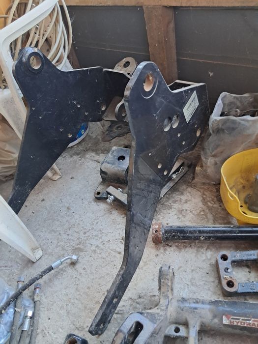 Tiranți plus Priză de putere chit montaj față tractor