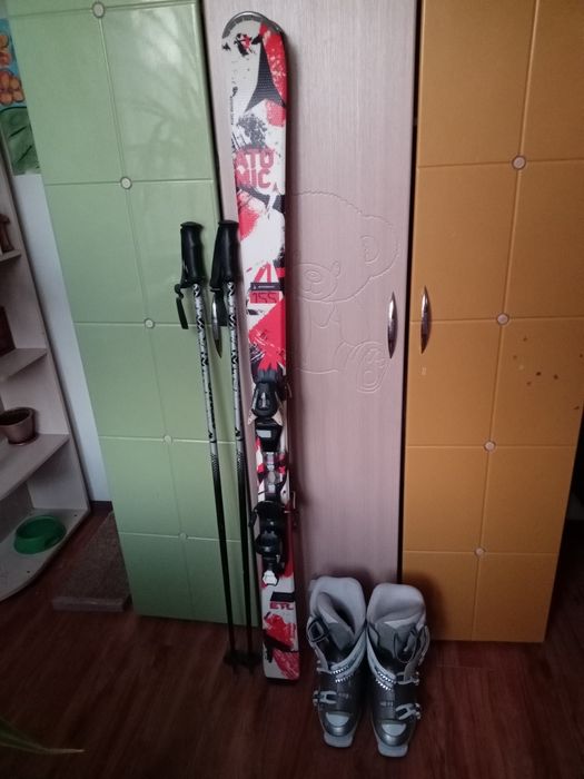 Продам горные лыжи