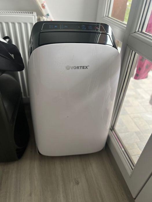 Vând aer condiționat face și căldură !