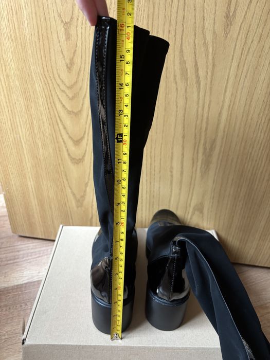 Нови черни ботуши, номер 37,5-38