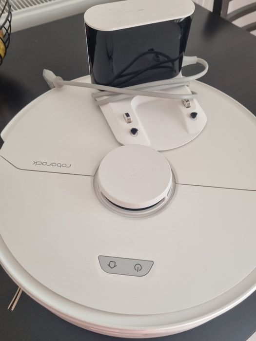 Vând aspirator Roborock Q7