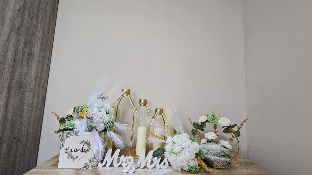 Сватбена украса в златно, зелено и бяло