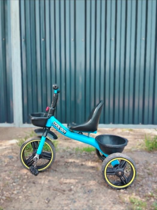 Трехколесный детский велосипед