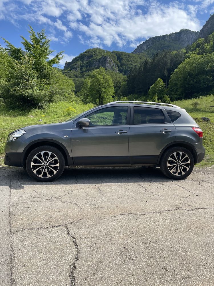 Nisan Qashqai 2.0 i