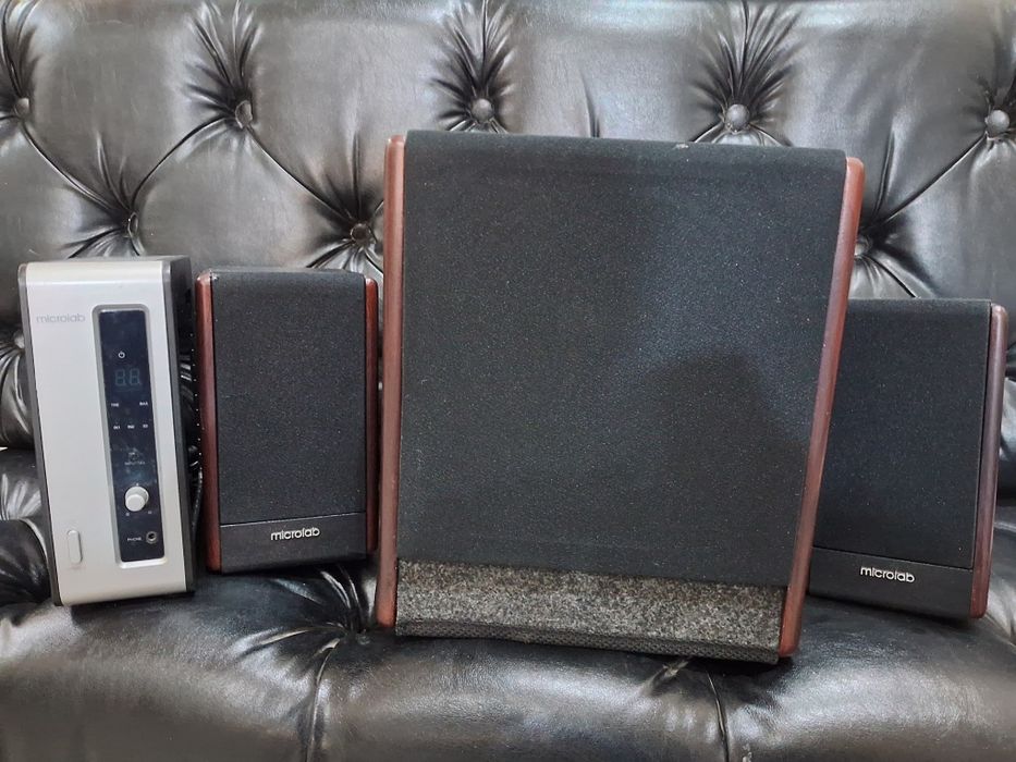 Продам акустическую систему Microlab в хорошем состоянии.