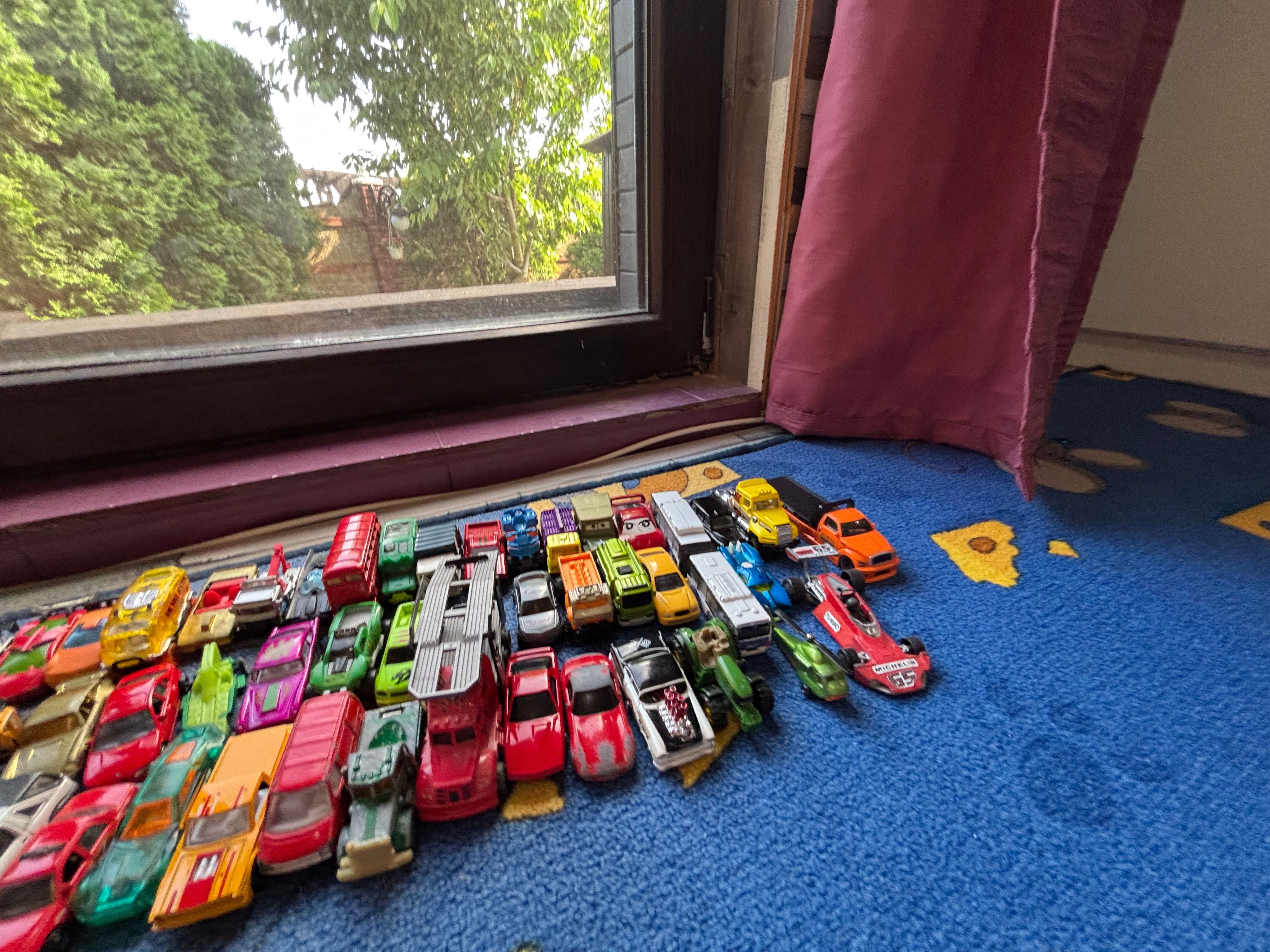 Сет от колички Hotweels, Matchbox и др.