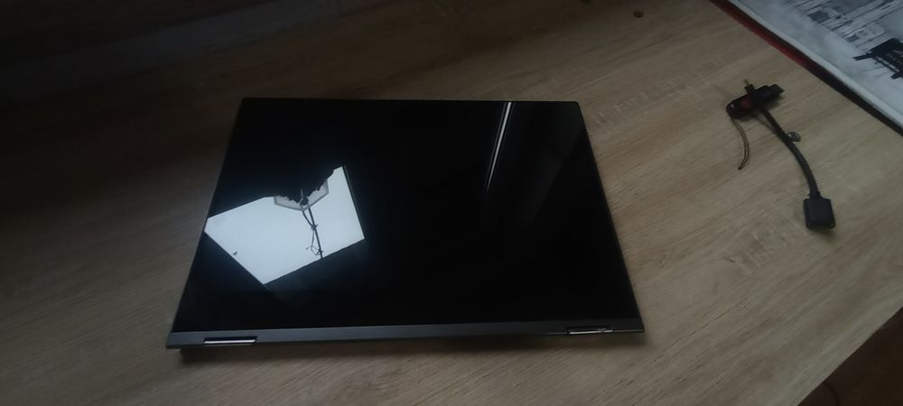 Laptop Lenovo yoga c630 ( 2-1 laptop care se transforma in tableta)