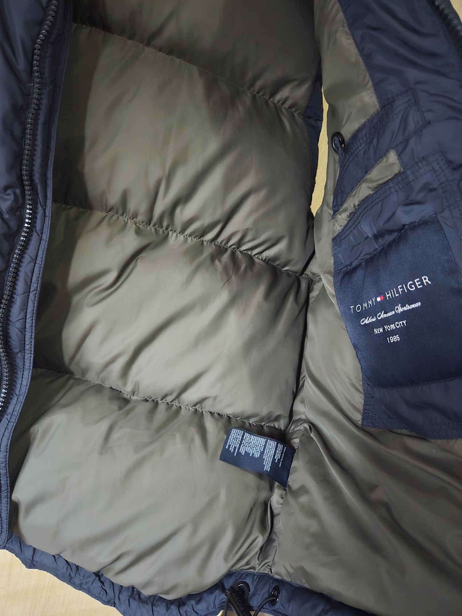 Tommy hilfiger оригинарен елек