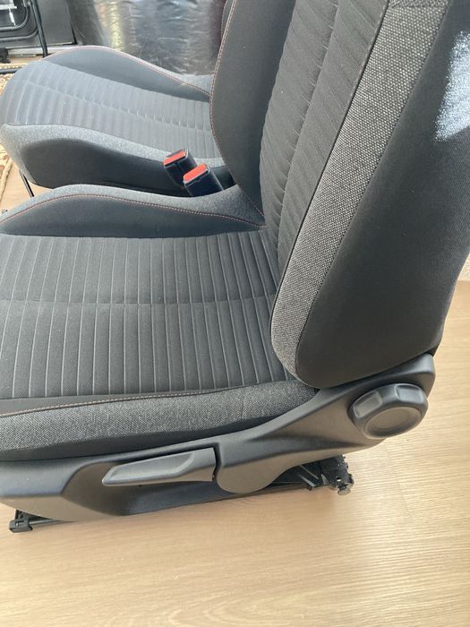 Предни седалки за Пежо 208