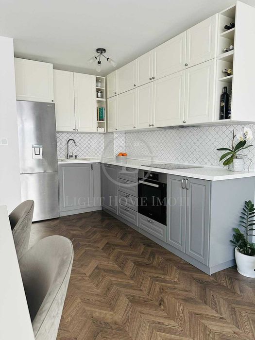 Продава се Тристаен апартамент в Пловдив, Кючук Париж - 130 кв.м за 1612 €/кв.м - Снимка #2